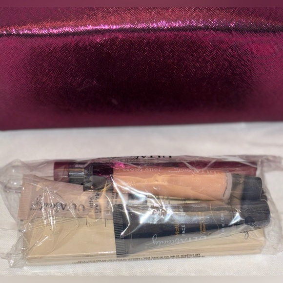 Ulta Beauty 8 Piece Makeup Bag Set - Picture 2 of 4